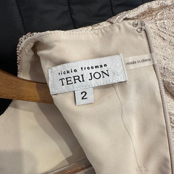 NWT Teri Jon Rickie Freeman Gold Beaded Jacquard Trumpet Gown Size 2 - Picture 6 of 12